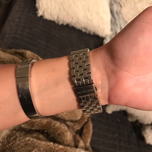 Michael Kors Silver Watch - Picture 7 of 8